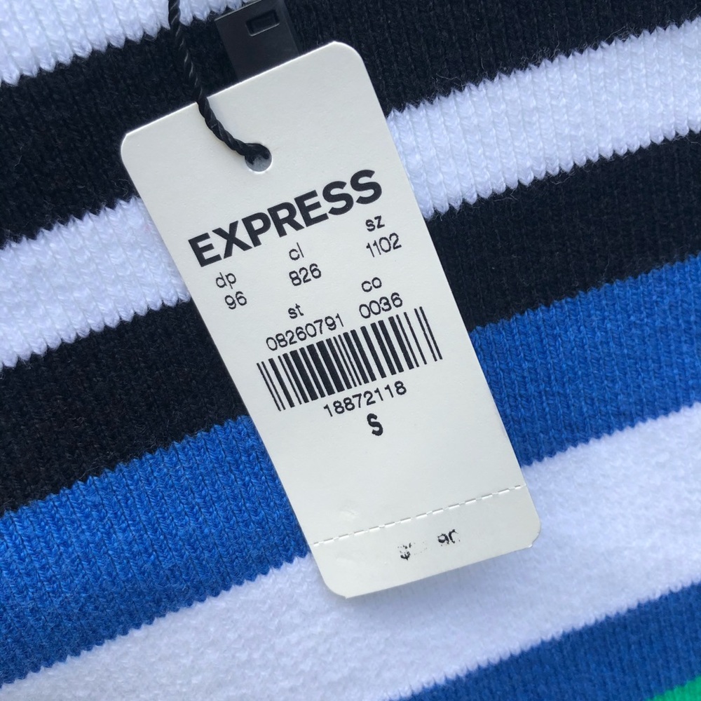 Express Crop Top - Picture 3 of 3